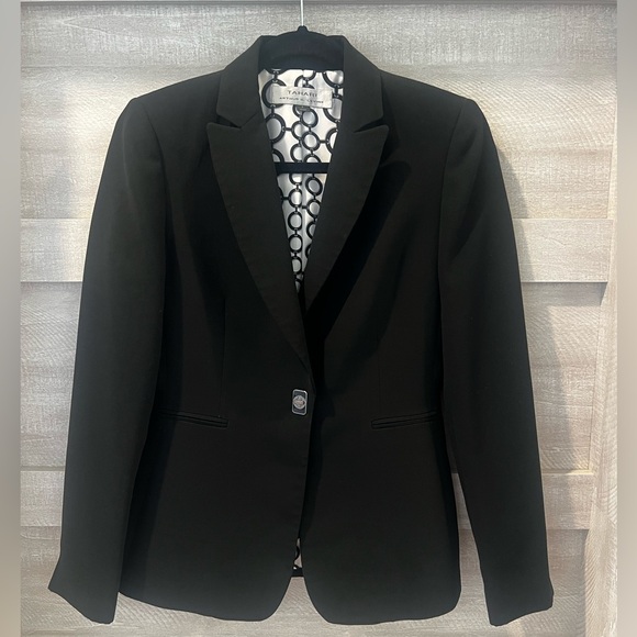 Tahari Woman Jackets & Blazers - Tahari By Arthur S Levine - Womens Suit Blazer, Black, Notch Lapel, Size 2